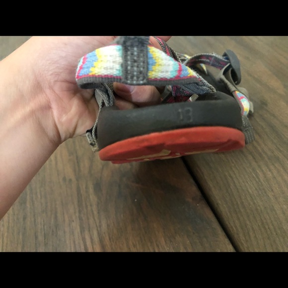 Little girls size 13 Chaco’s - Picture 4 of 8